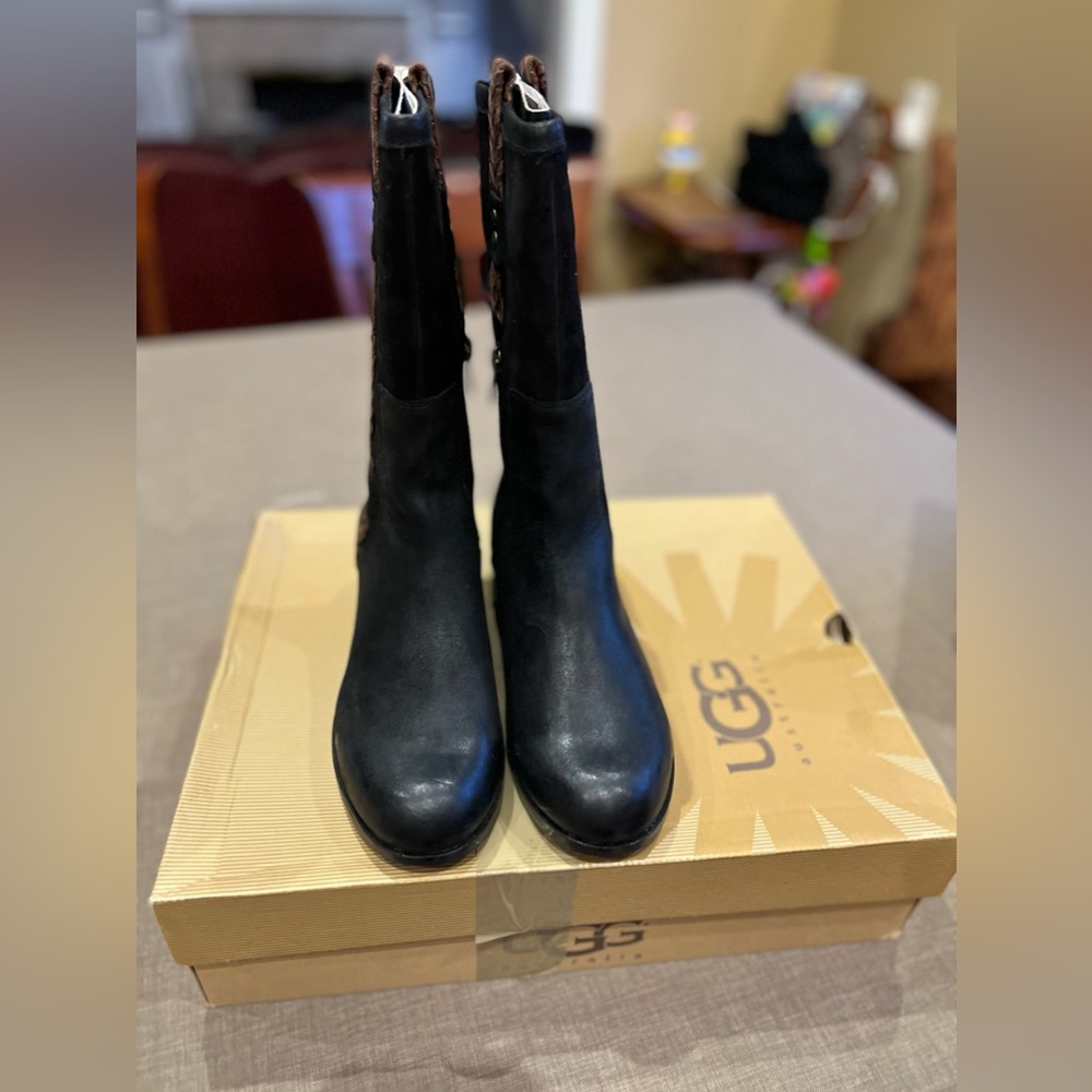 BRAND NEW IN BOX UGG Jaspan Boots size 8 (39) - Picture 2 of 5